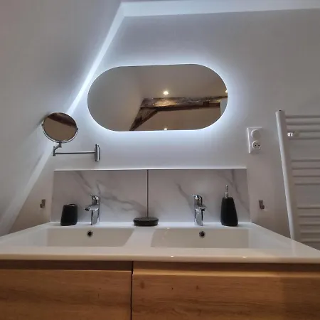 Chez Clément Et Mathilde -duplex Climatisé Hyper Centre , équipé * Saint-Amand-les-Eaux